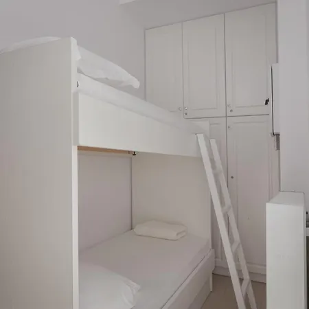 Melias Hébergement de vacances Dhiminio